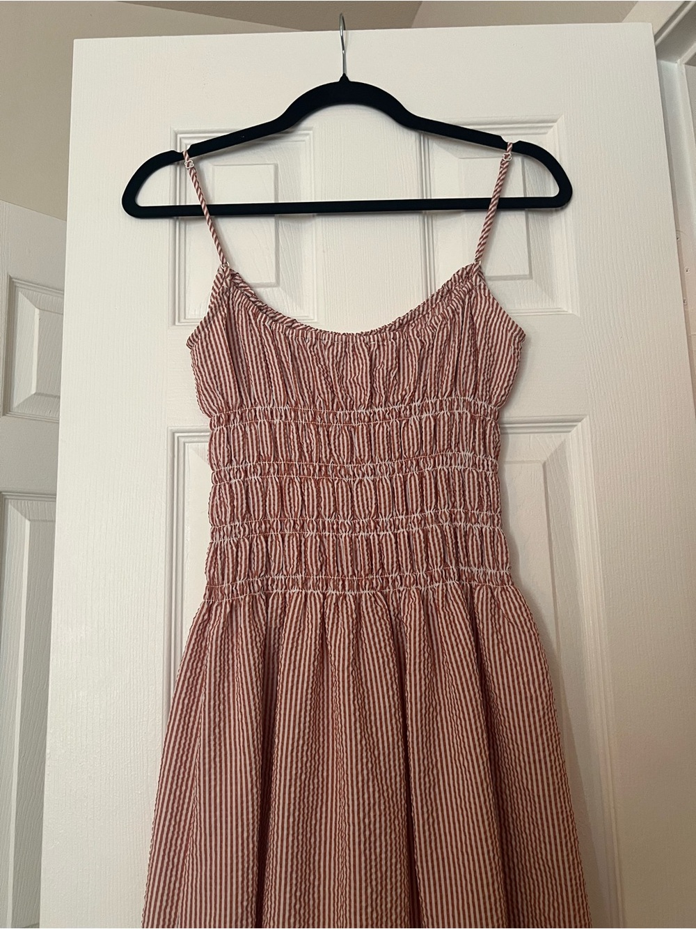 WAYF Smocked Strappy Midi Dress - red and white - Picture 3 of 3